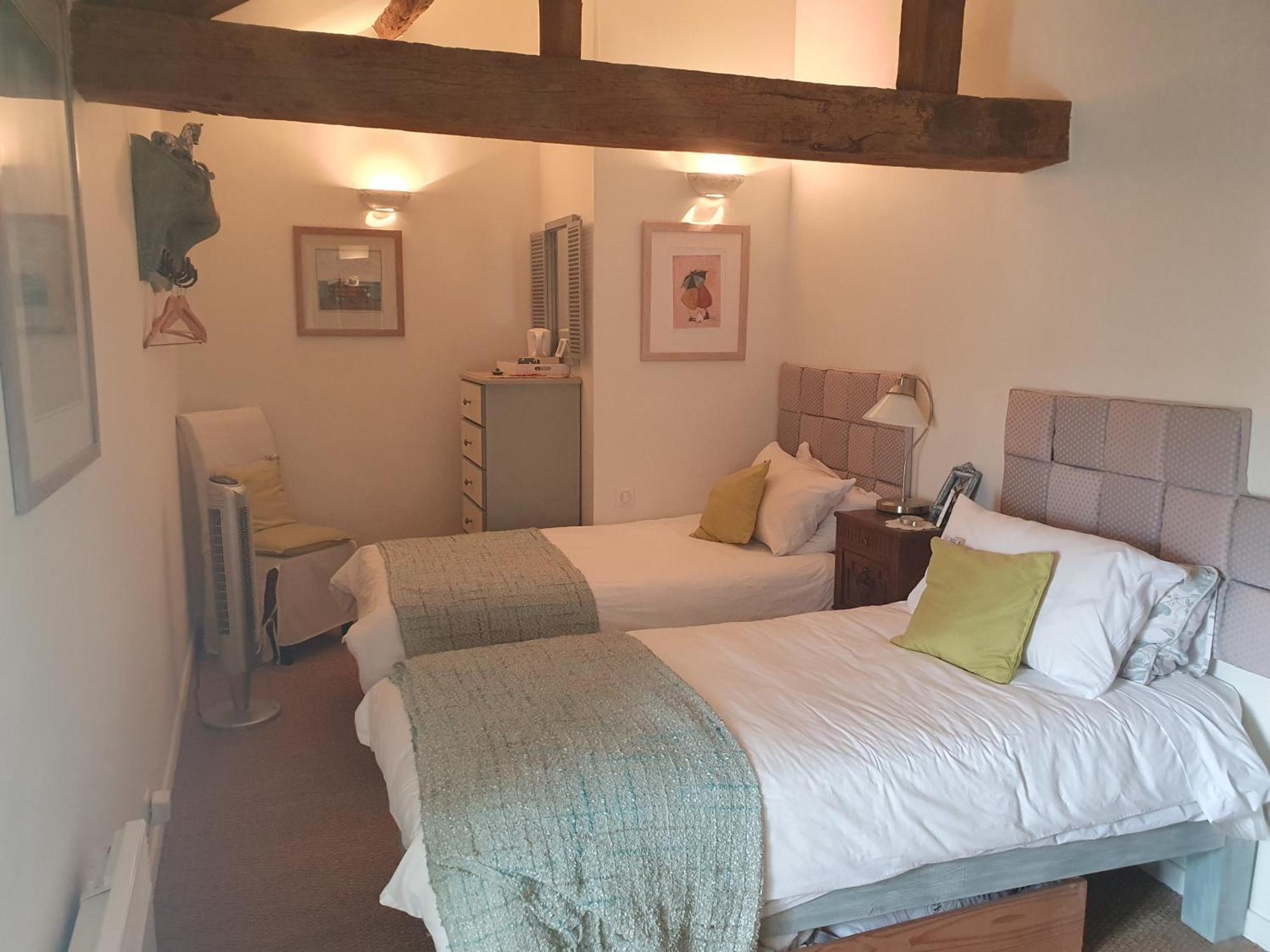 Chambre D'Hotes Oiron, Deux Sevres - Not Near Taize, Burgundy Bed & Breakfast ภายนอก รูปภาพ