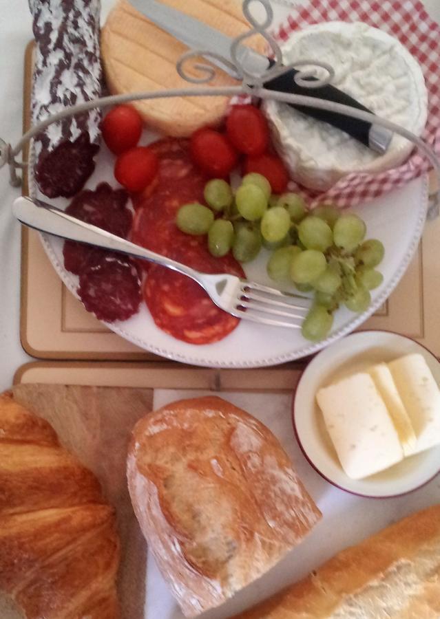 Chambre D'Hotes Oiron, Deux Sevres - Not Near Taize, Burgundy Bed & Breakfast ภายนอก รูปภาพ
