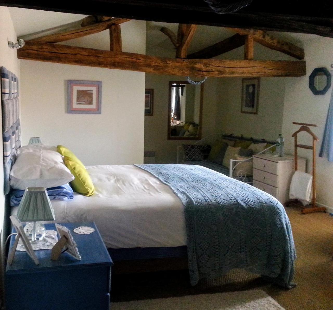 Chambre D'Hotes Oiron, Deux Sevres - Not Near Taize, Burgundy Bed & Breakfast ภายนอก รูปภาพ